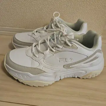 FILA 화이트 그레이 스니커즈 통굽