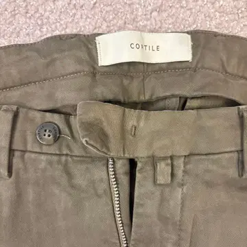 CORTILE 슬림 치노 팬츠 올리브 그린