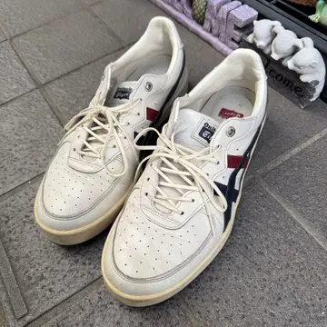 오니츠카타이거 스니커즈