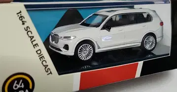 PARA64 1/64 BMW X7 LHD (화이트)