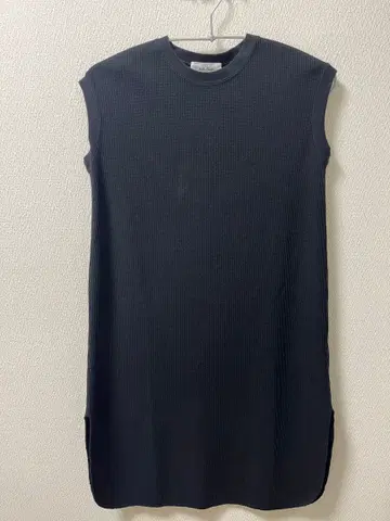 Mila Owen 와플 원단 슬리브리스 원피스