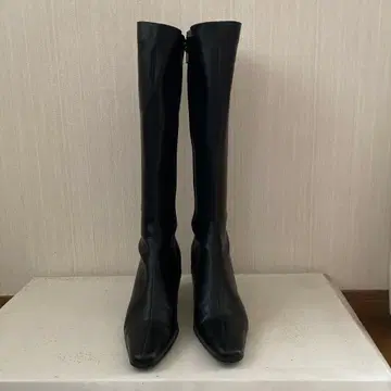 블랙 롱 부츠 스퀘어토