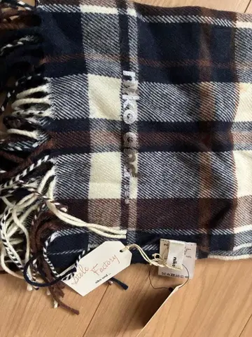 niko and - 체크 무늬 머플러