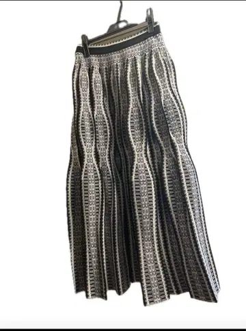 1회 사용 클리닝 완료 하자 있음 마메쿠로구치 스커트