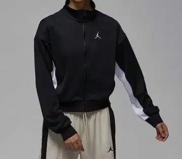 새상품 택 포함 조던 우먼 니트 자켓 M