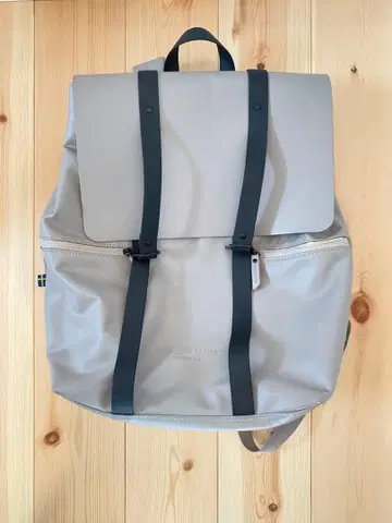 가스통 루가 그레이 플랩 백팩