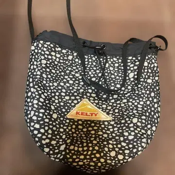 KELTY 도트 무늬 복조리 숄더백