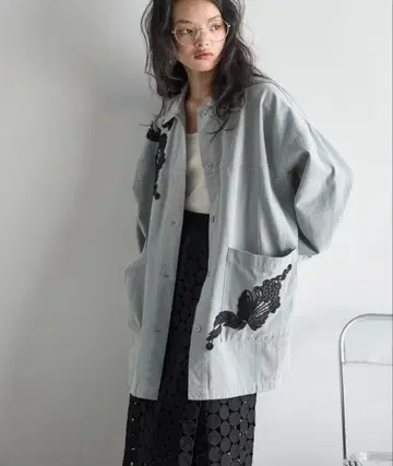 미사용 새상품 THE YOn 플라워 모티브 레이스 밀리터리 셔츠 자켓