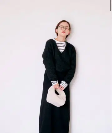 fifth 블랙 크롭 니트 스웨터