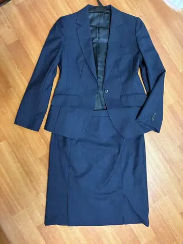 힐튼 스커트 수트 네이비