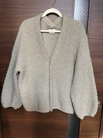 볼륨 슬리브 니트 가디건