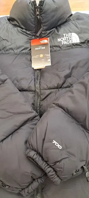 THE NORTH FACE NUPTSE 다운 자켓 블랙