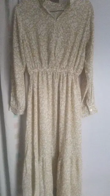 GU 꽃무늬 롱 원피스 (긴팔 슬리브리스) + 반팔 롱 원피스