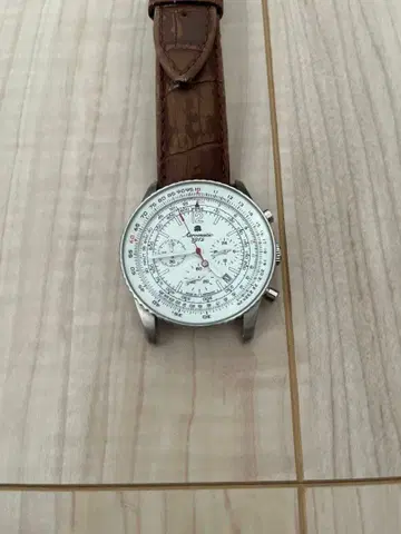 Aeromatic 1912 시계 화이트 다이얼