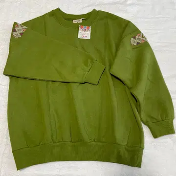 [ 미사용 ] TITICACA 자수 그린 맨투맨