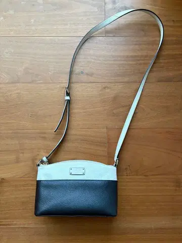 케이트 스페이드 숄더백 화이트/블랙