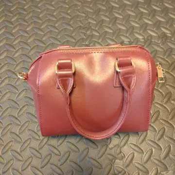 와인 레드 핸드백