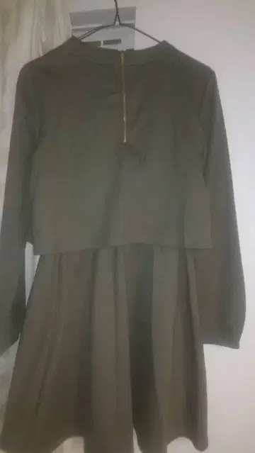 THE EMPORIUM 긴팔 원피스