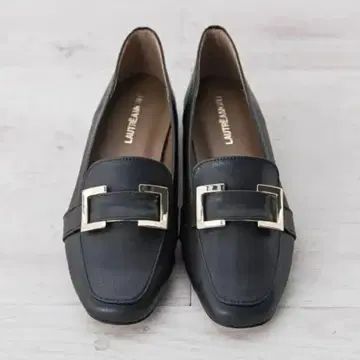 로트레아몽 애플 가죽 로퍼 23.5