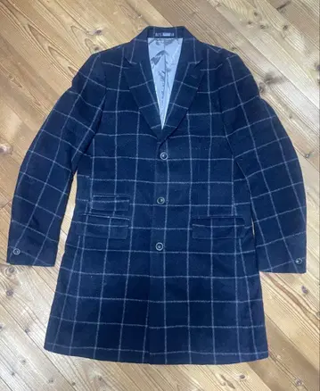 네이비 체크 무늬 체스터 코트