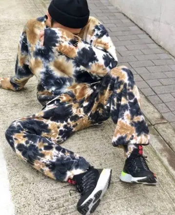 WIND AND SEA TIE-DYE SWEAT 셋업 새상품급