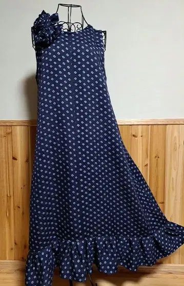 미캉 씨 고급 린코 시보리 슬리브리스 원피스 & 프릴 스톨