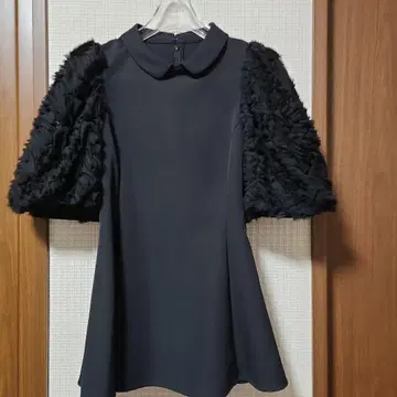 셀포드 카라 부착 디자인 블라우스 2025