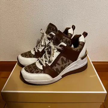 Michael Kors 통굽 스니커즈