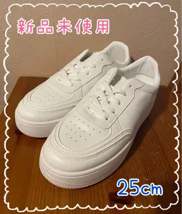 화이트 스니커즈 미사용 새상품 25cm