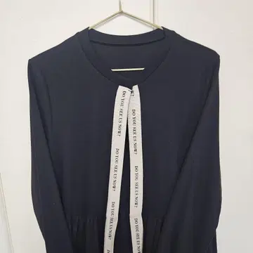 영문 메시지 리본 포함 블랙 긴팔 가디건 미사용 새상품