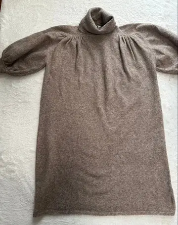 니트 터틀넥 원피스 베이지