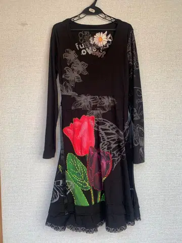 데시구알 꽃무늬 프린트 긴팔 원피스 무릎 기장