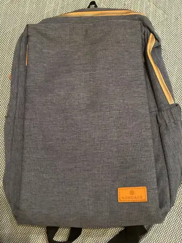 NORDACE 그레이 백팩