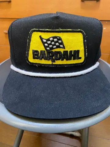 트래커 캡 BARDahl 체크 무늬 자수