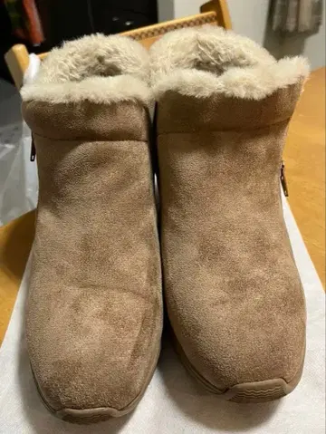 베이지 스웨이드 숏부츠