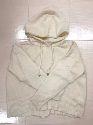 [ 새상품급 ] CELFORD 셀포드 후드 부착 아이보리 스웨터 화이트