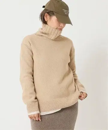 두지엠 클라세 JADE 터틀넥 풀오버 베이지