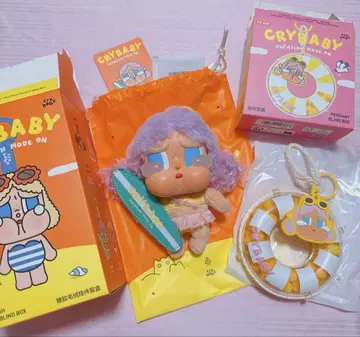 POPMART CRY BABY VACATION MODE ON set