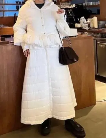 rosymonster 벤치 코트 거의 미사용 화이트