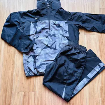 미즈노 윈드 브레이커 카모 무늬 블랙