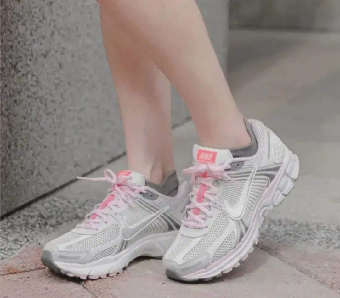 Nike Vomero Zoom 5 White Pink 240 Sneakers Running Shoes