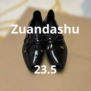 Zuandashu 블랙 에나멜 태슬 로퍼 블랙