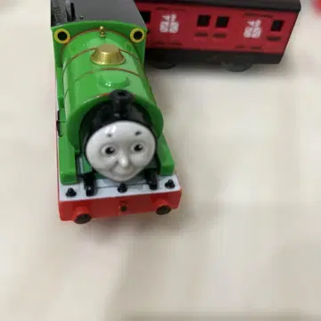 토마스 퍼시 그린 컬러 차량과 여객차 세트