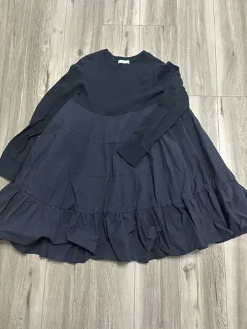 yori 네이비 긴팔 티어드 드레스