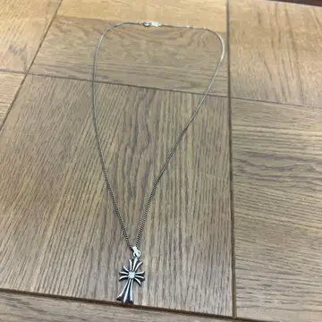 실버 크로스 모티브 목걸이