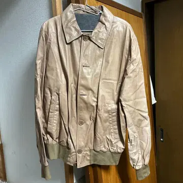 베이지 가죽 자켓