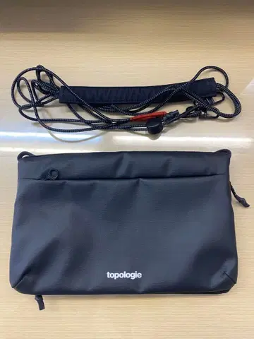 topologie 플랫 사코슈 스몰 블랙