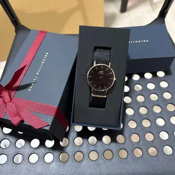 Daniel Wellington 블랙 손목시계