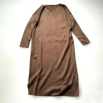 유니클로 V넥 와이드 실루엣 니트 롱 원피스