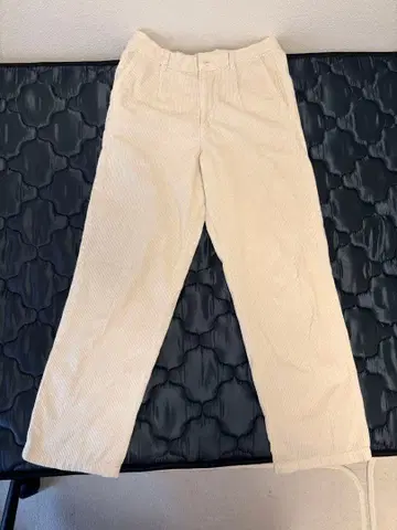 ZARA 아이보리 치노 팬츠